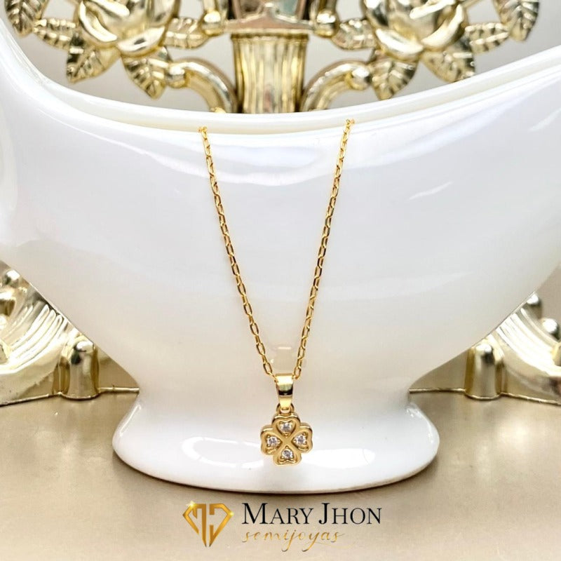 ✨🍀collar dorado con dije de trébol de cuatro hojas🍀✨