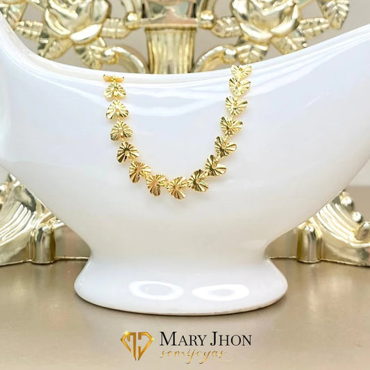 ✨ Pulsera dorado con dijes en forma de corazones texturizados ✨